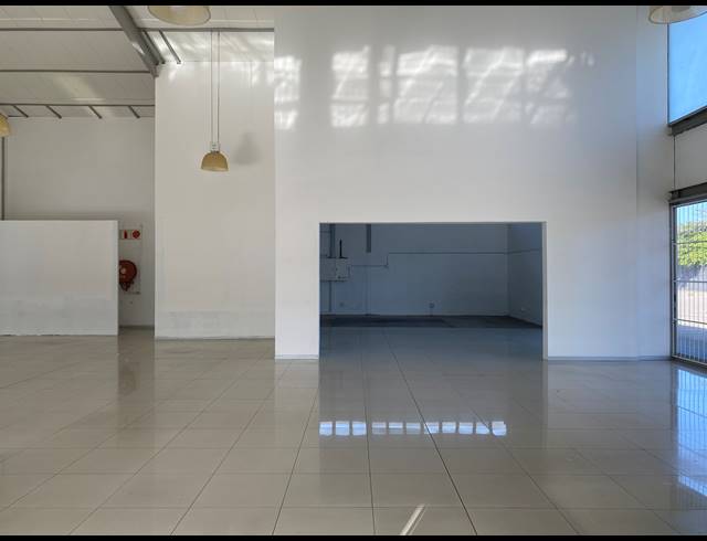 400M² RETAIL TO LET IN TOKAI